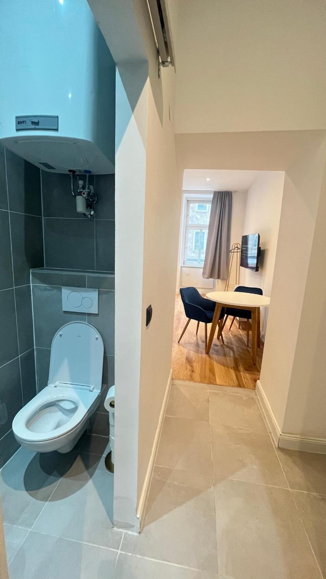 K&K Apartment Near Hauptbahnhof - Kingsize Bed เวียนนา ภายนอก รูปภาพ