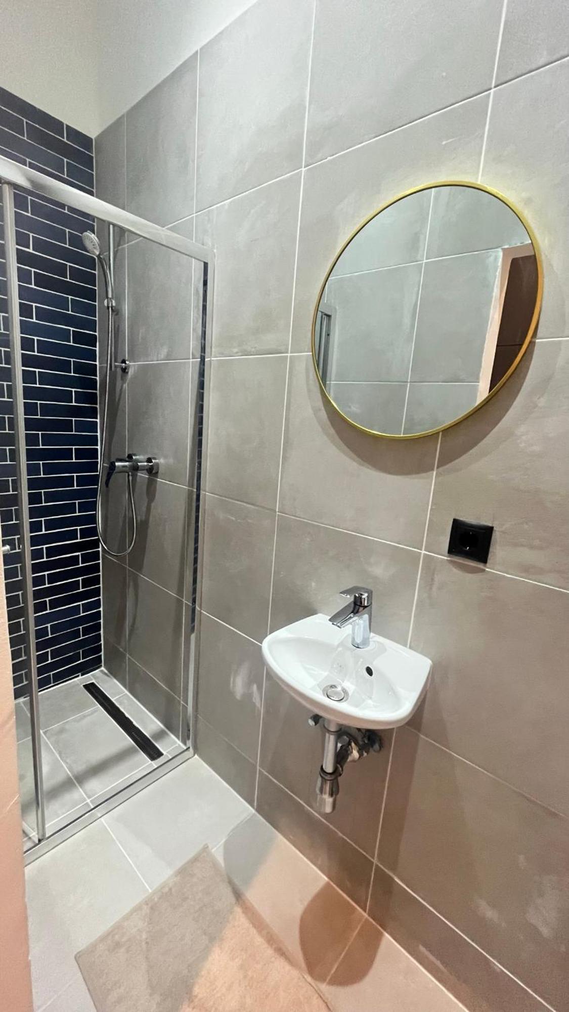 K&K Apartment Near Hauptbahnhof - Kingsize Bed เวียนนา ภายนอก รูปภาพ
